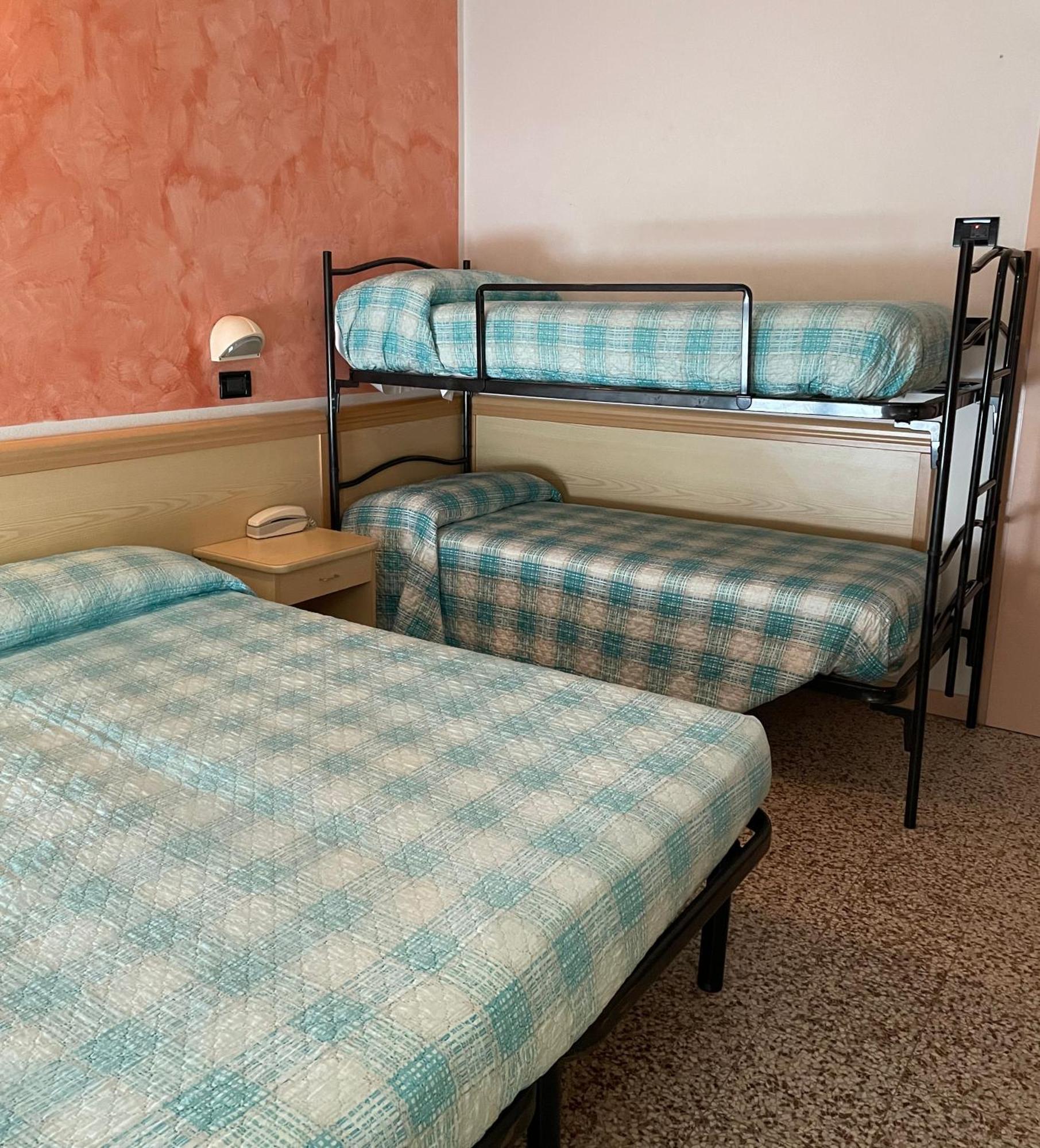 Piccolo Hotel Cesena Bagian luar foto